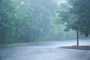 Kraftig regn/skybrud der rammer jorden.